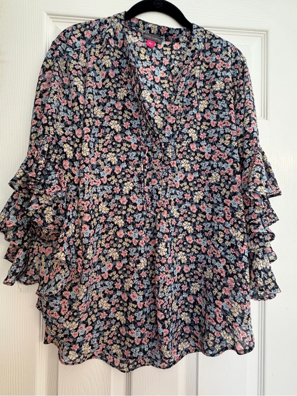 NWT Vince Camuto Navy Floral Ruffle-Sleeve Blouse